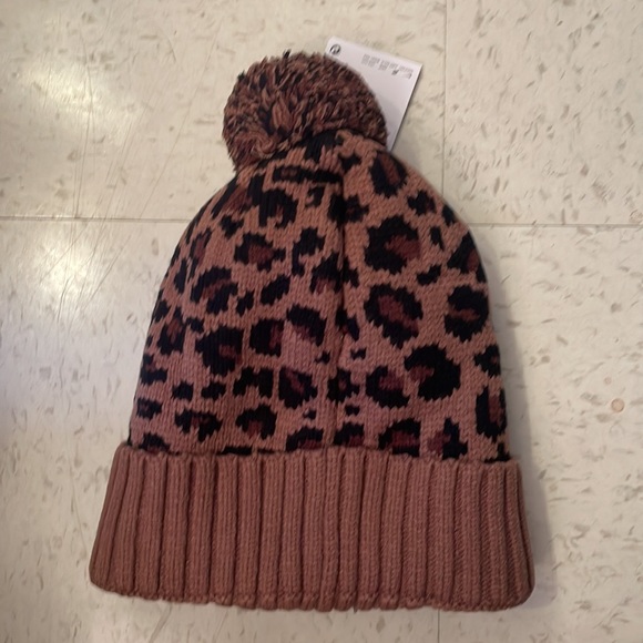 Nike leopard fur beanie NWT - Picture 4 of 6